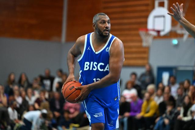 Boris Diaw in the Coupe des Landes final with Biscarosse